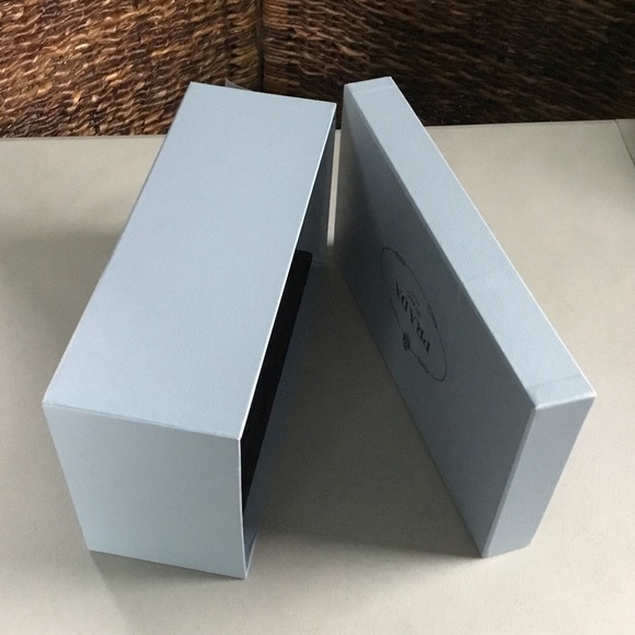 PRADA - Picture 5 of 15